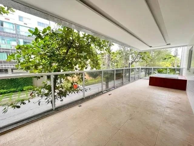 Apartamento à venda no Recreio dos Bandeirantes, 3 Quartos, 1 Suíte, 133 m². Rua Nereu Ramos - Muniz Imóveis