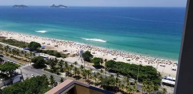 Apartamento na Barra da Tijuca, Frontal Mar, 4 Quartos, 2 Suítes, 310 m². Posto 4 - Muniz Imóveis