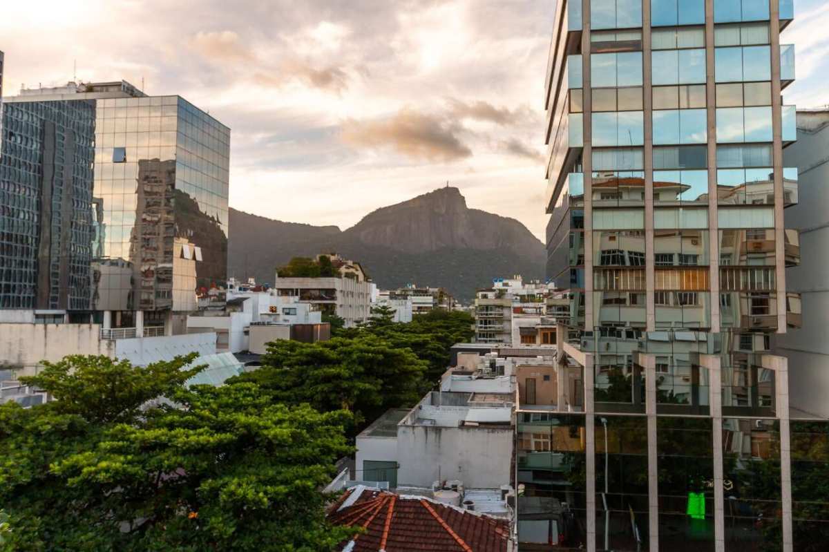 Studio de 27 m2 todo equipado, Localizado à duas quadras da praia de Ipanema, Visconde de Pirajá - Muniz Imóveis