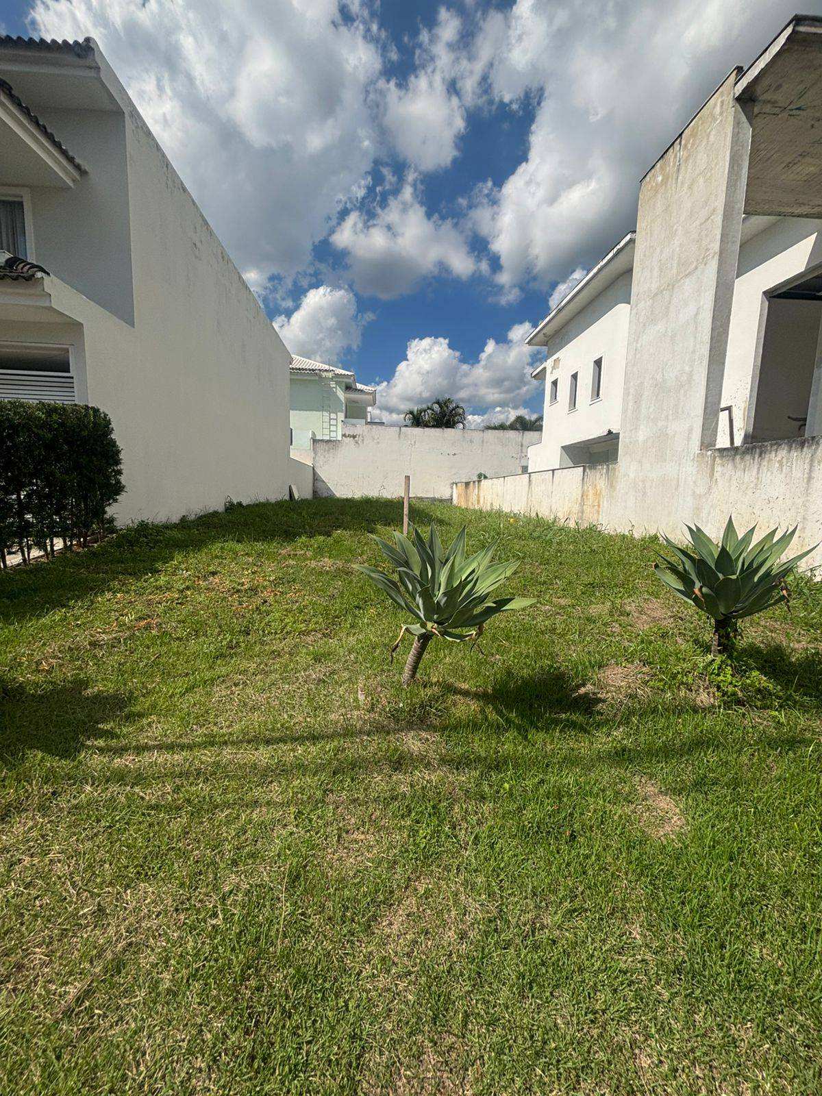 Terreno em Campo Grande -Centro, Condomínio Golden Village, 225 m² - Muniz Imóveis